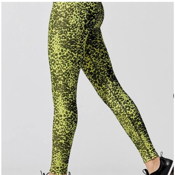 ONA By Yoon Chung Neon Green Cheetah Activewear Leggings Womens Small High Rise - Picture 2 of 9
